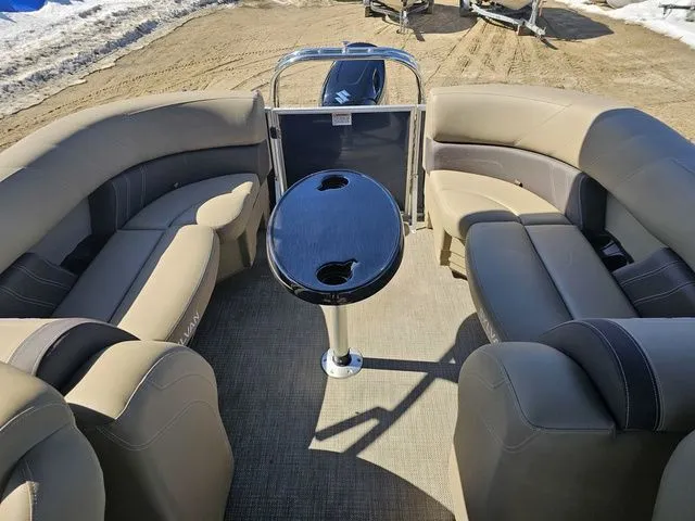 Slide: The Image of Sylvan Mirage 8522 LZ 2025 - 14