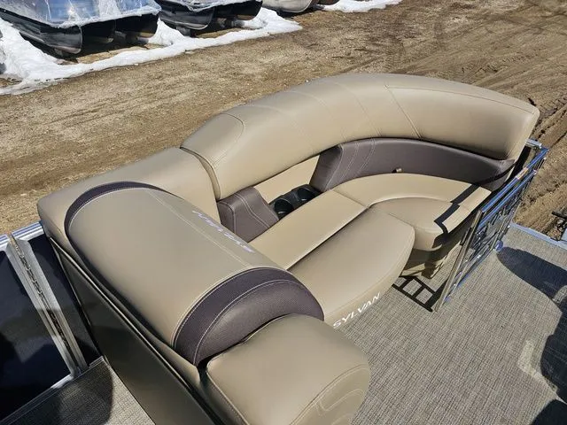 Slide: The Image of Sylvan Mirage 8522 LZ 2025 - 7