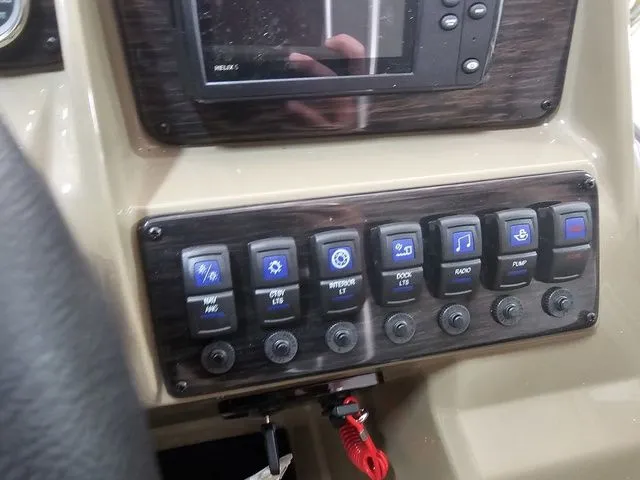 Slide: The Image of Sylvan Mirage 8522 CLZ 2025 - 10