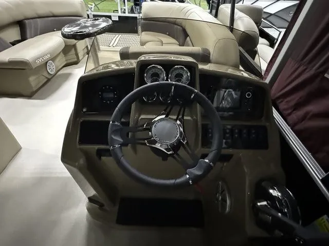 Slide: The Image of Sylvan 8522 Party Fish 2023 - 10