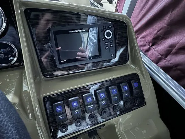 Slide: The Image of Sylvan 8522 Party Fish 2023 - 12