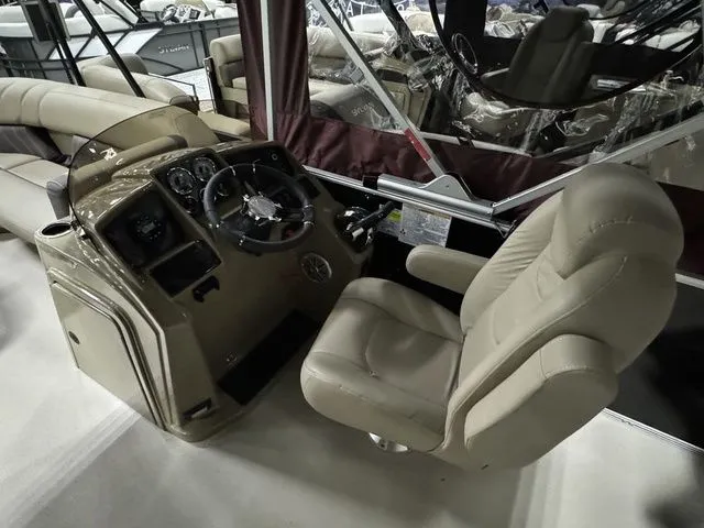 Slide: The Image of Sylvan 8522 Party Fish 2023 - 9