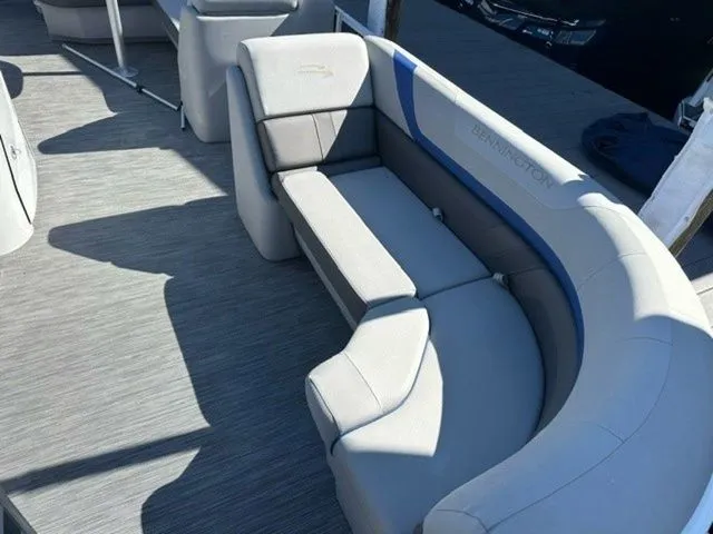 Slide: The Image of Bennington 20SLGX 2022 - 11