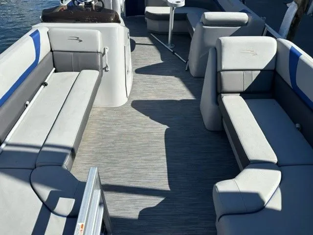 Slide: The Image of Bennington 20SLGX 2022 - 12