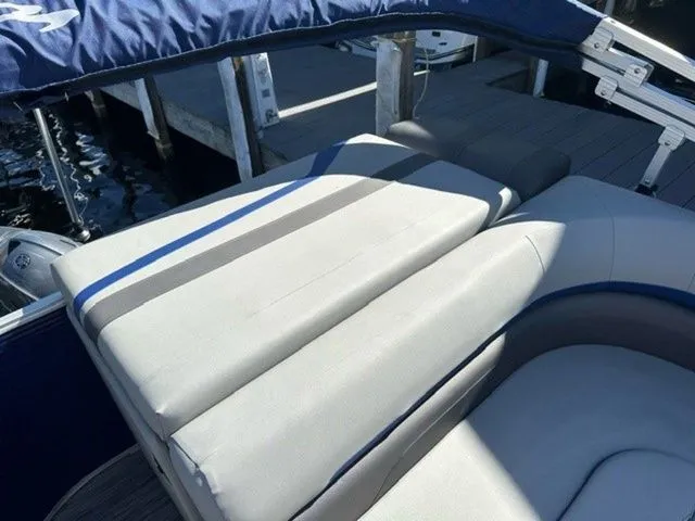 Slide: The Image of Bennington 20SLGX 2022 - 5