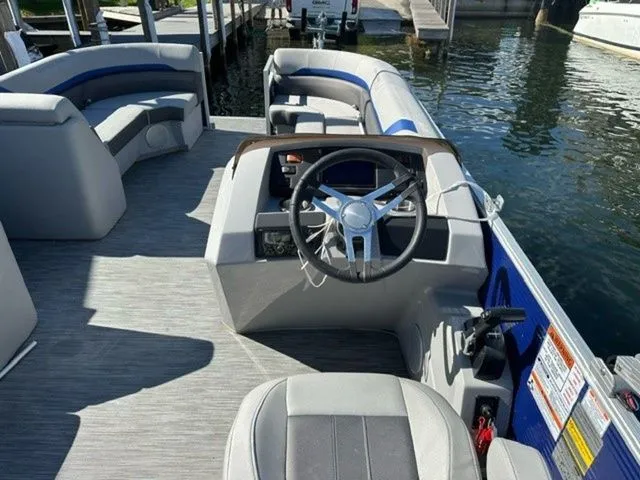 Slide: The Image of Bennington 20SLGX 2022 - 8