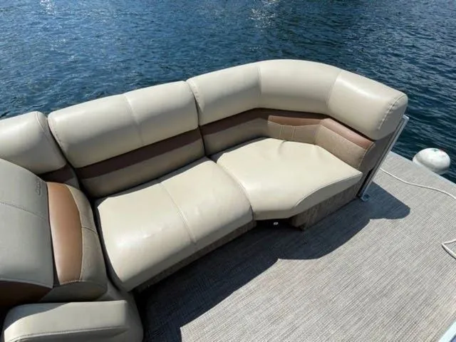 Slide: The Image of Godfrey San Pan 2500 SB 2019 - 8