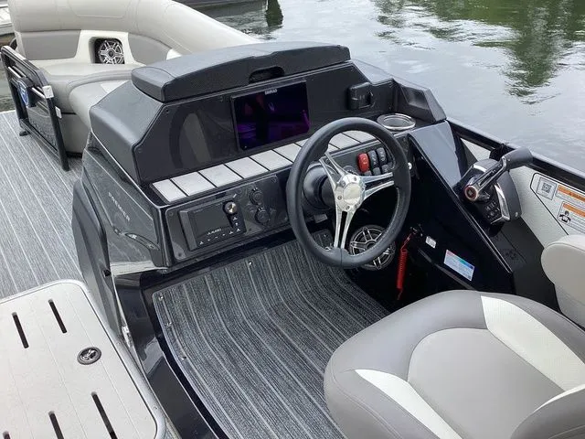 Slide: The Image of Premier 230 Solaris RL 2024 - 5