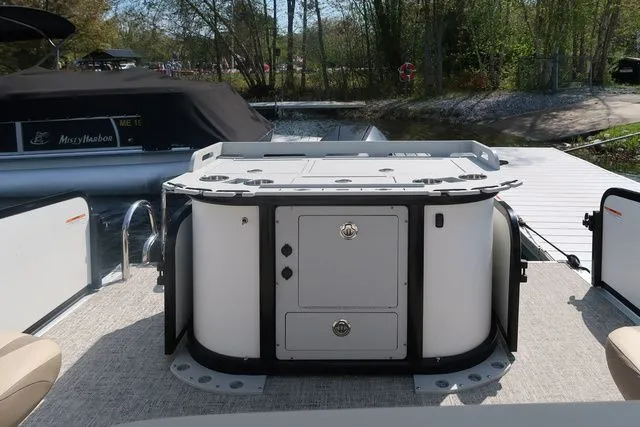 Slide: The Image of Premier 230 SunSation Angler 2024 - 6