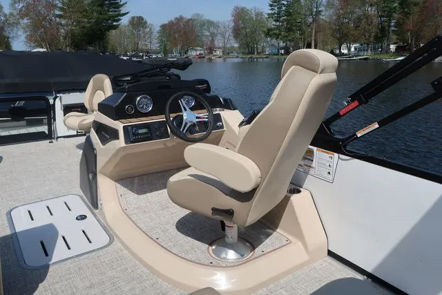 Slide: The Image of Premier 230 SunSation Angler 2024 - 7