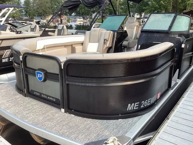 Slide: The Image of Premier 250 Solaris Sport 2024 - 1