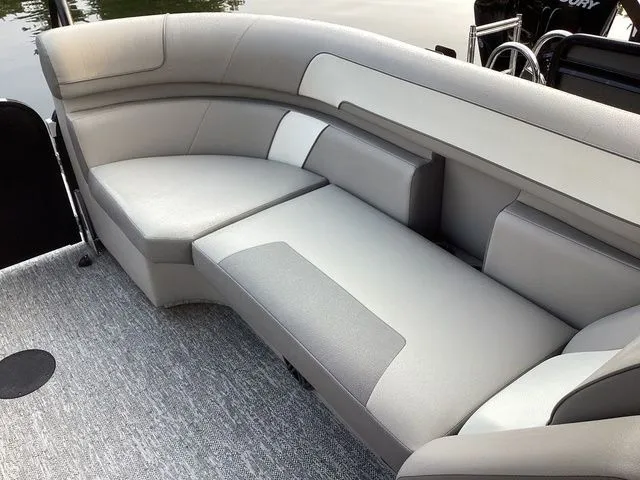 Slide: The Image of Premier 250 Solaris Sport 2024 - 7