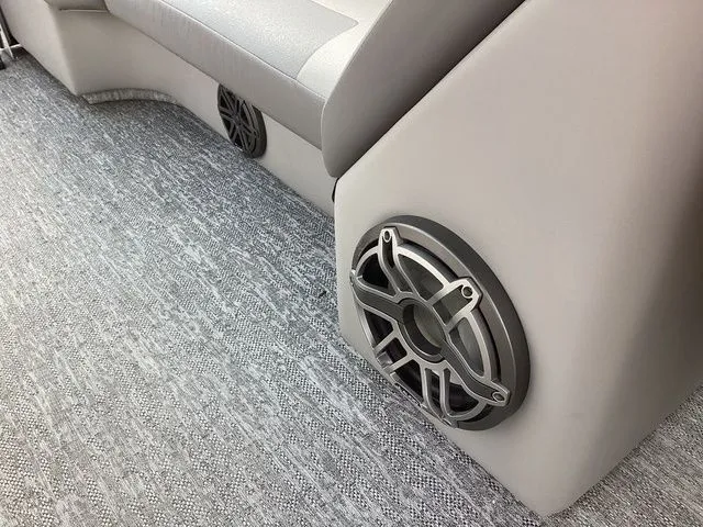 Slide: The Image of Premier 250 Solaris Sport 2024 - 8