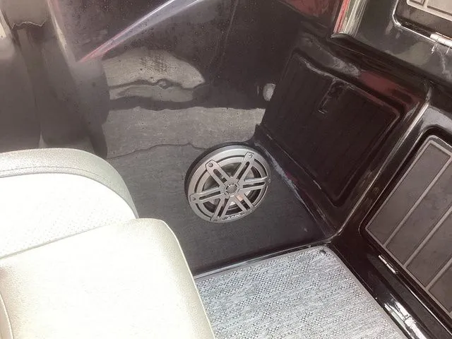 Slide: The Image of Premier 250 Solaris Sport 2024 - 9