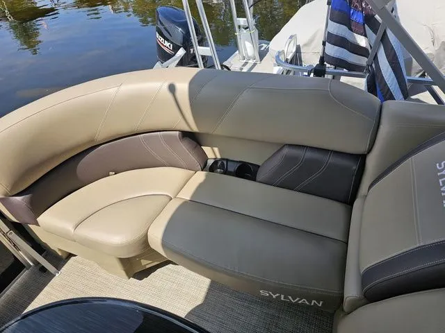 Slide: The Image of Sylvan Mirage 8522 LZ 2024 - 10