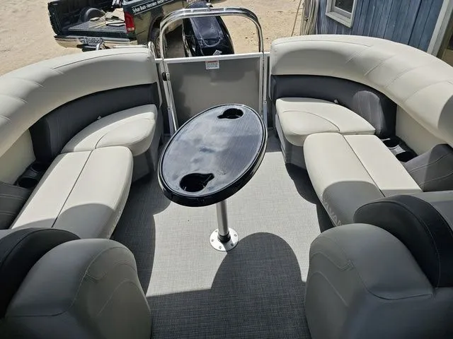 Slide: The Image of Sylvan MIRAGE 8524LZ 2025 - 10