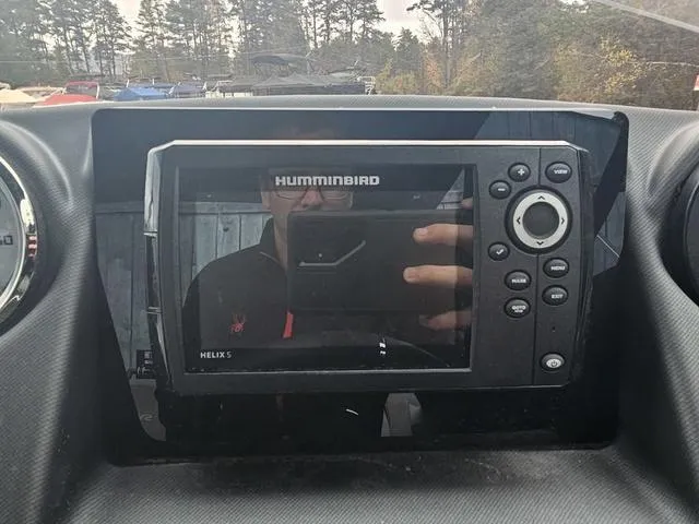 Slide: The Image of Fishfinder display on 2022 Sylvan L-3 CLZ boat dashboard. - 12