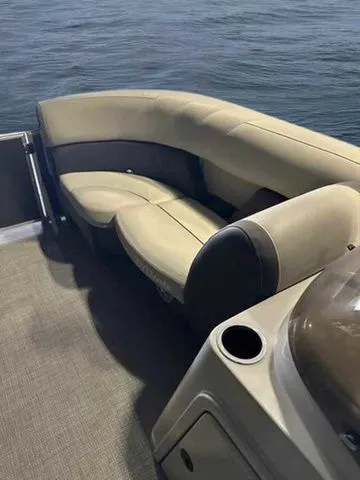 Slide: The Image of Sylvan 8520 LZ 2022 - 7