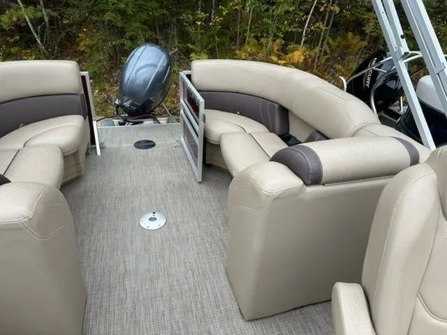 Slide: The Image of Sylvan Mirage 8522 LZ 2022 - 7