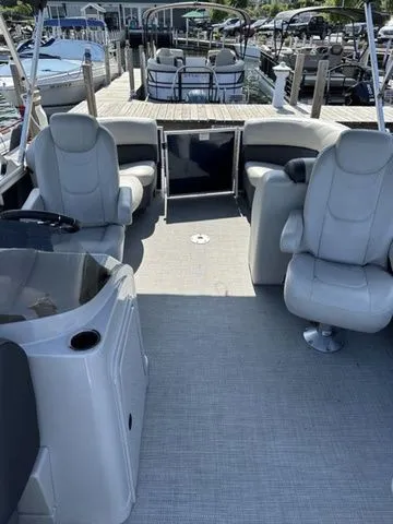 Slide: The Image of Sylvan 8520 LZ 2023 - 7