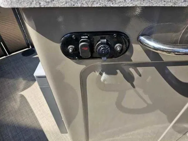 Slide: The Image of Premier Captiva 260 BAR 2015 - 13