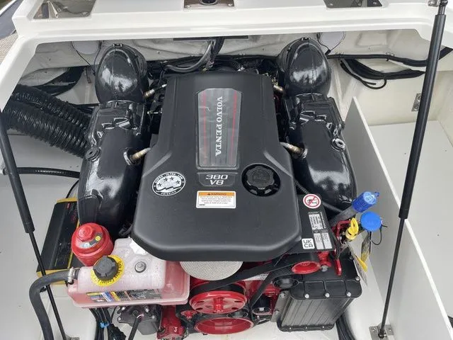 Slide: The Image of Cobalt R8 2025 - 10