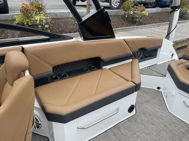 Slide: The Image of Cobalt R8 2025 - 8