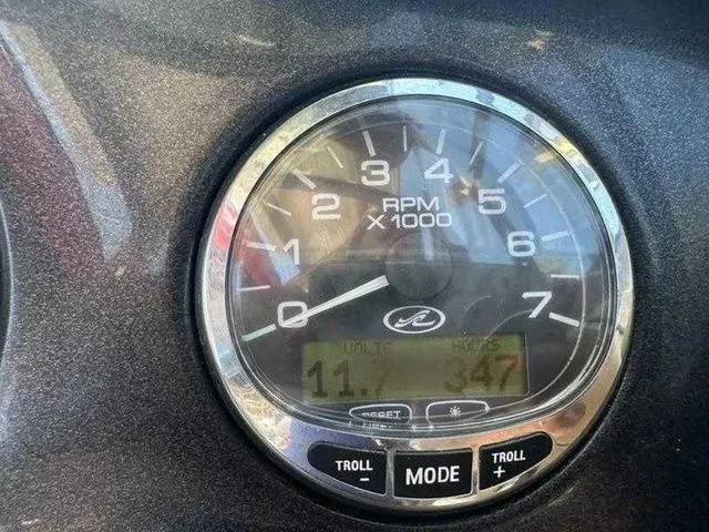 Slide: The Image of Tachometer of 2007 Sea Ray 210 Select boat showing RPM and digital display. - 7