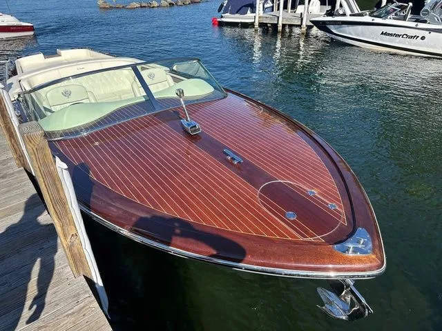 Slide: The Image of Committi Venezia 28 Elegance 2015 - 11