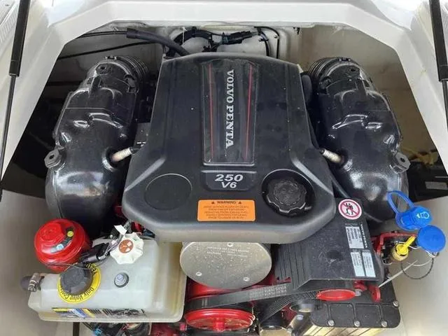 Slide: The Image of Volvo Penta 250 V6 engine in 2021 Chaparral 21 SSI Sport boat. - 10