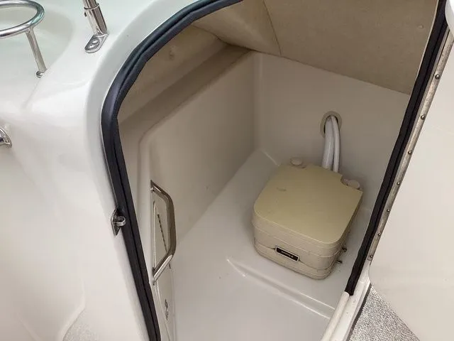 Slide: The Image of Sea Ray 240 Sundeck 2008 - 11