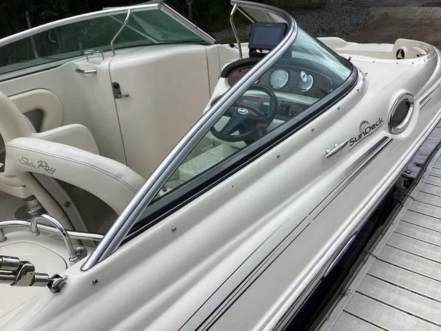 Slide: The Image of Sea Ray 240 Sundeck 2008 - 4