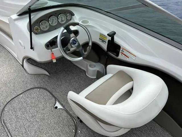 Slide: The Image of Four Winns 190 Horizon 2007 - 6