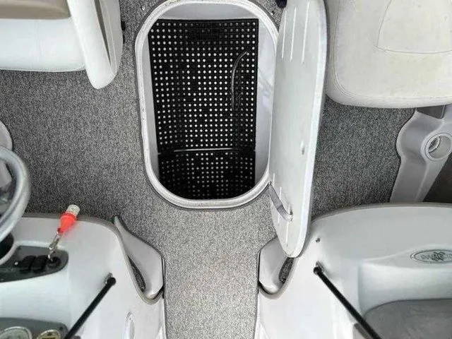 Slide: The Image of Four Winns 190 Horizon 2007 - 8