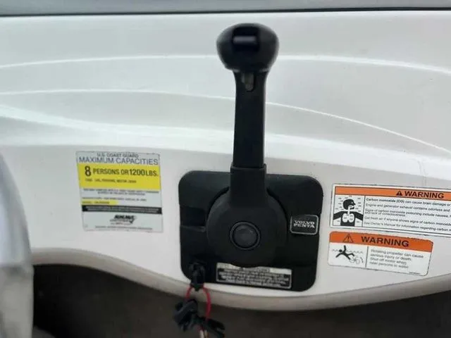 Slide: The Image of Four Winns 190 Horizon 2007 - 9