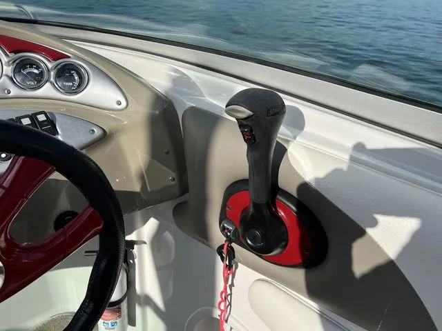 Slide: The Image of Crownline Boats 230 LS 2007 - 10