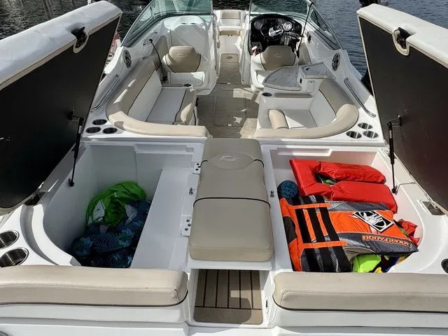 Slide: The Image of Rinker 276 Captiva 2015 - 13