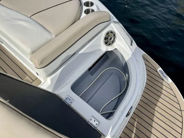 Slide: The Image of Rinker 276 Captiva 2015 - 14