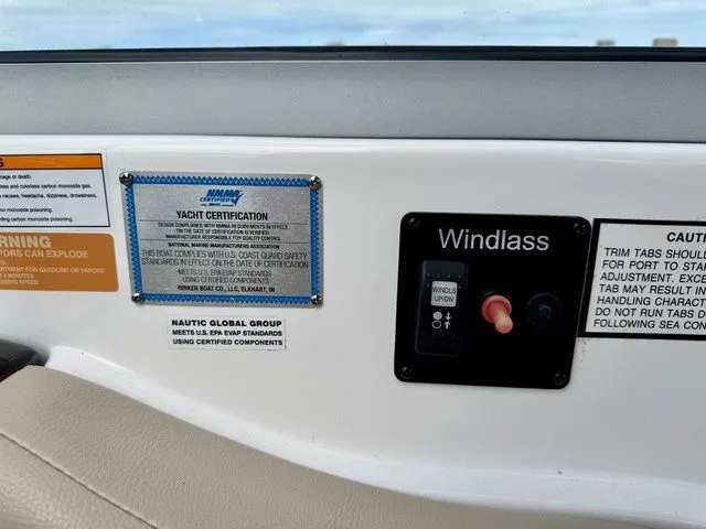 Slide: The Image of Rinker 276 Captiva 2015 - 30