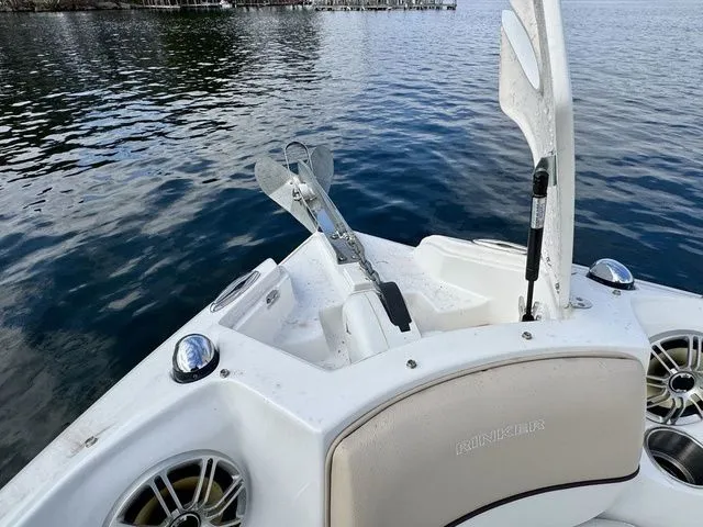 Slide: The Image of Rinker 276 Captiva 2015 - 37