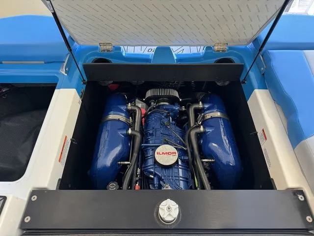 Slide: The Image of MasterCraft XT20 2024 - 20