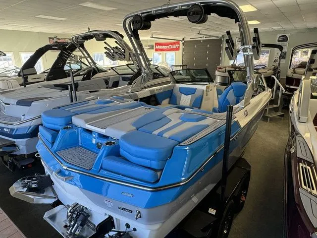 Slide: The Image of MasterCraft XT20 2024 - 3