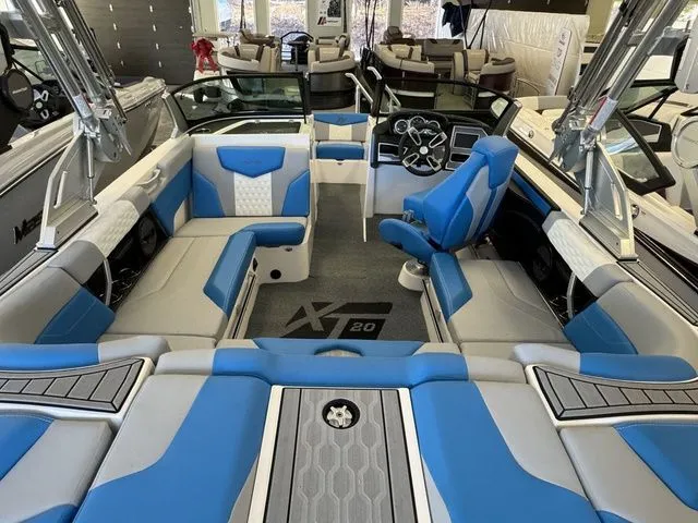 Slide: The Image of MasterCraft XT20 2024 - 6