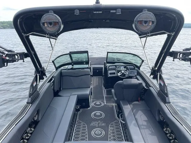 Slide: The Image of MasterCraft NXT22 ICON PACKAGE 2025 - 10