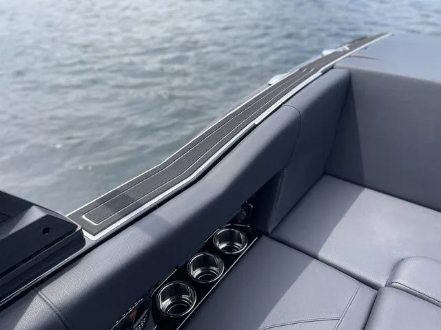 Slide: The Image of MasterCraft NXT22 ICON PACKAGE 2025 - 18