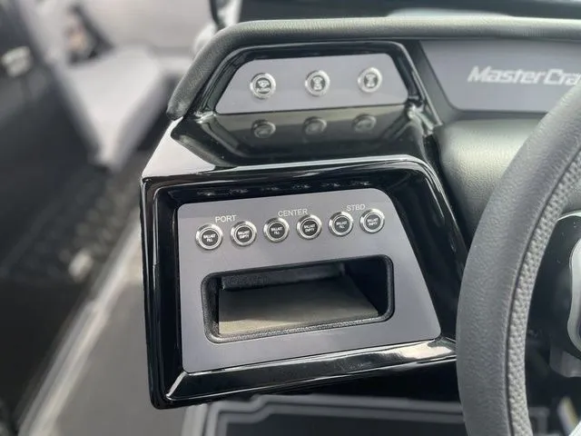 Slide: The Image of MasterCraft NXT22 ICON PACKAGE 2025 - 21