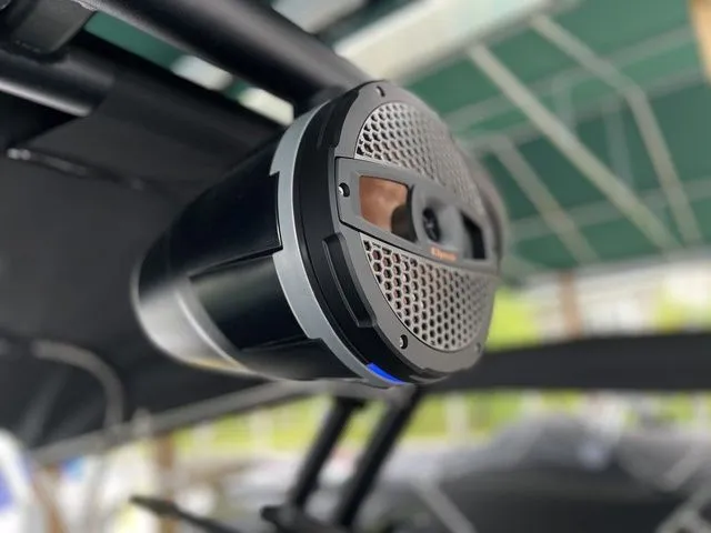 Slide: The Image of MasterCraft NXT22 ICON PACKAGE 2025 - 23