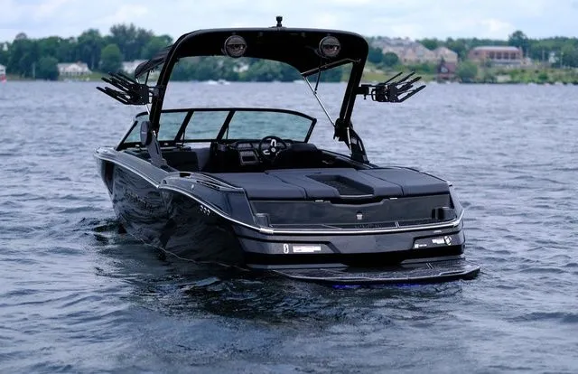 Slide: The Image of MasterCraft NXT22 ICON PACKAGE 2025 - 7
