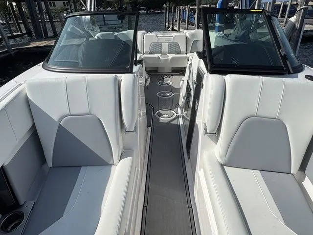 Slide: The Image of MasterCraft X22 2024 - 16