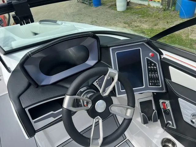 Slide: The Image of MasterCraft X22 2024 - 25